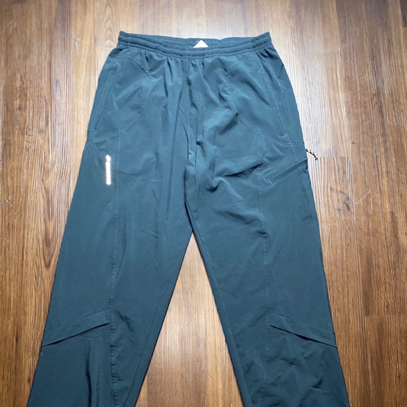 Men’s brooks running pants - Picture 3 of 9